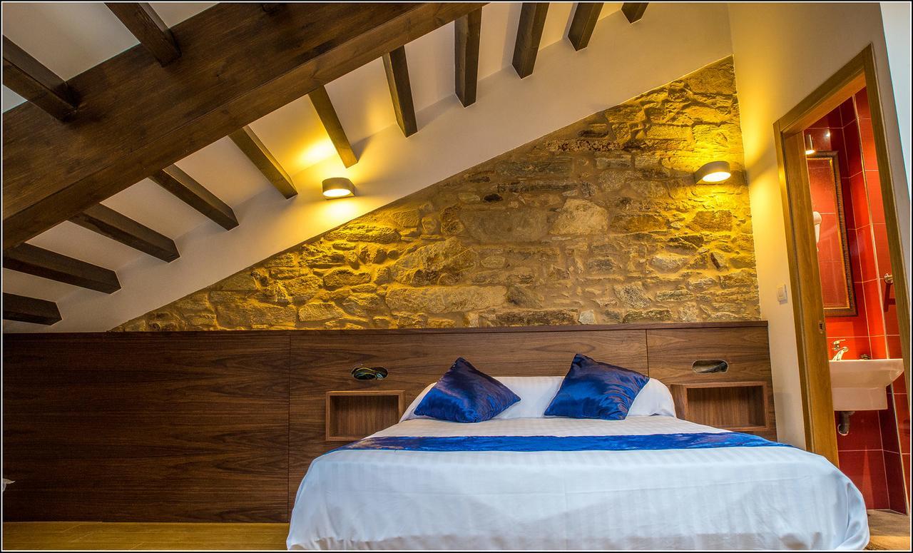 Oxford Suites Santiago De Compostela Exterior photo